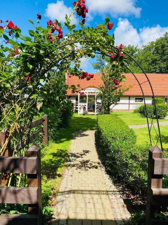 Dworek w Skibnie Sianow Exterior foto