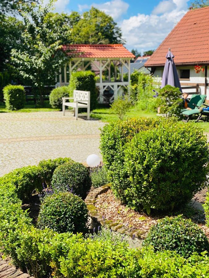 Dworek w Skibnie Sianow Exterior foto